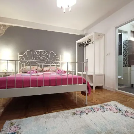 Palace بيت ضيافة سبليت