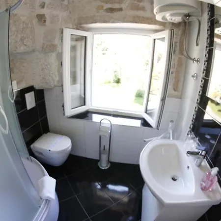 Palace 3* Σπλιτ