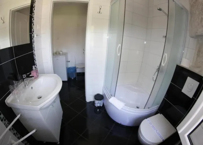 Guest house Palace Inn Rooms